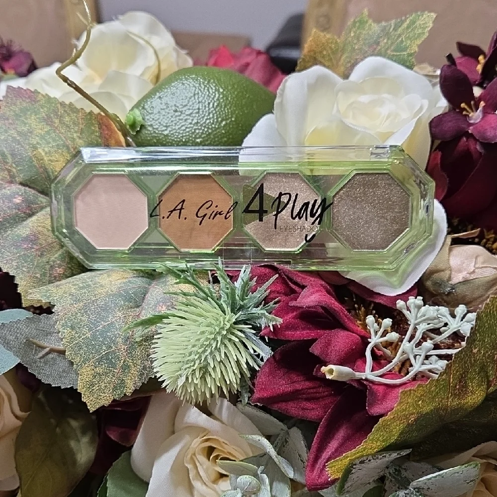 L. A. Girl 4 Play Eyeshadow Palette - Cream, Brown, Green and 2 Tan Shades